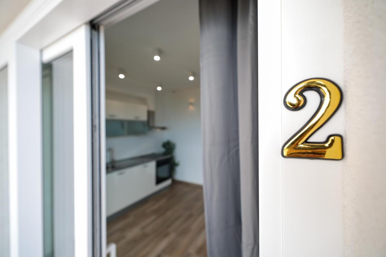 Beachfront Apartments Tic With Seaview Miletici Bagian luar foto