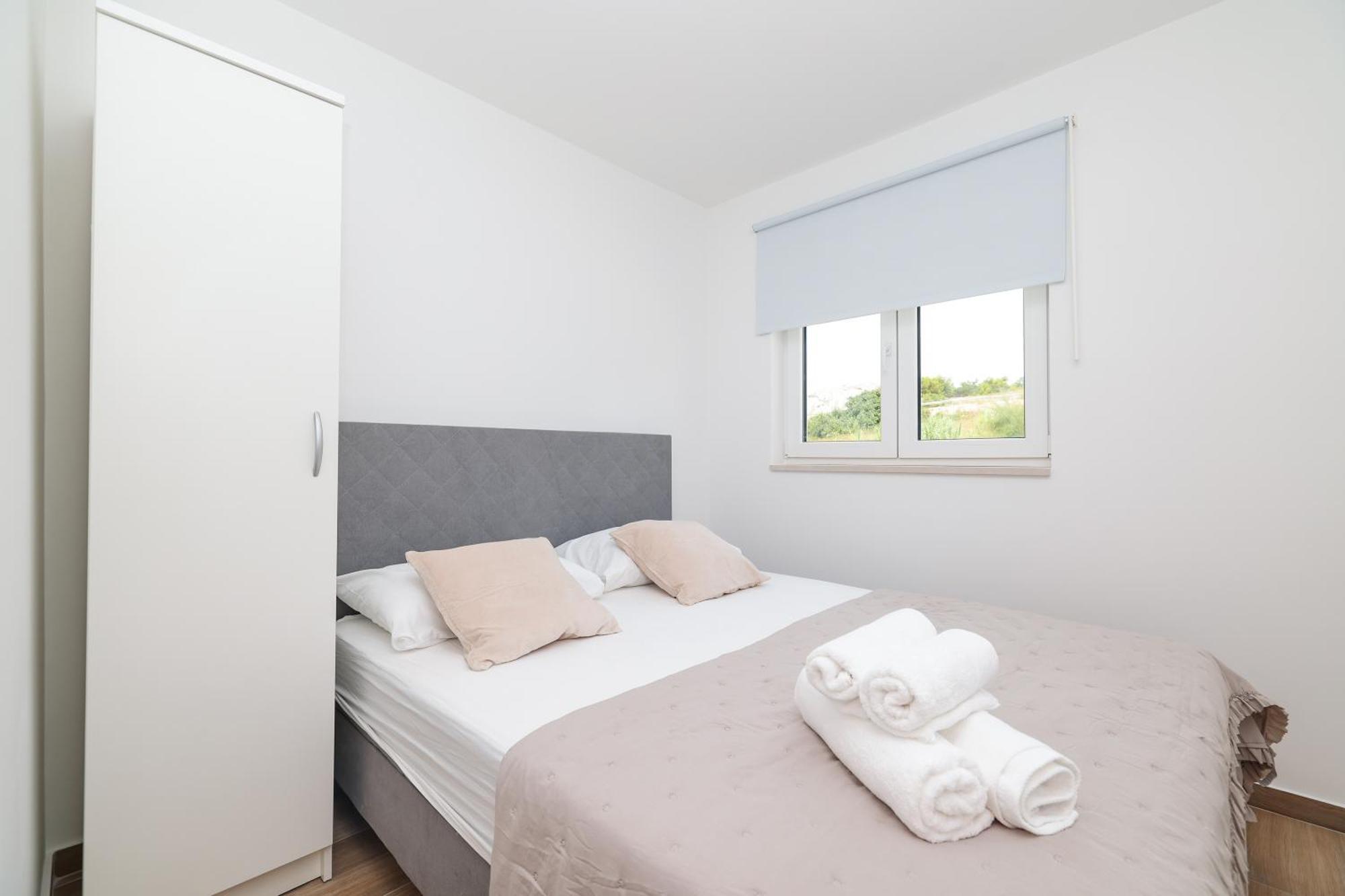 Beachfront Apartments Tic With Seaview Miletici Bagian luar foto